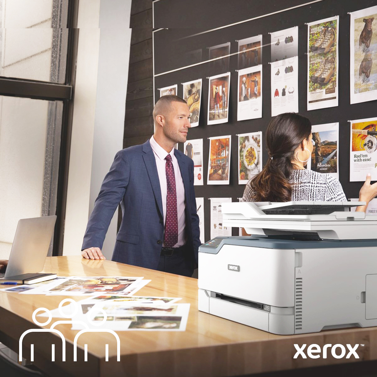Image Xerox, montrant une réunion entre un Homme et une Femme avec une imprimante multifonction C235
